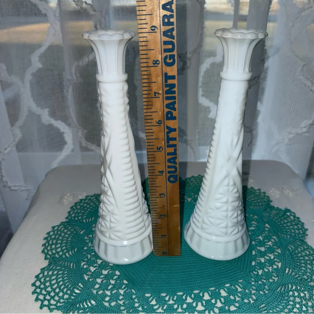 Vintage Hobnail Geometric Diamond Cut Elegant White Milk Glass Vases set of 2 - Picture 4 of 9